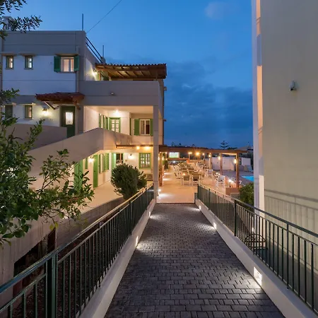 מלון דירות Mitos Village 4*