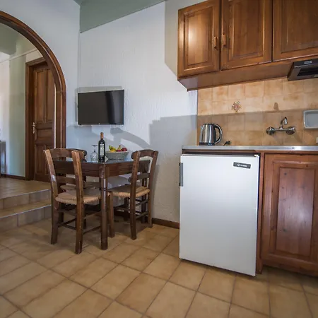 Ξενοδοχείο με διαμερίσματα Mitos Village Χερσόνησος