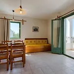 Mitos Village Lejlighedshotel