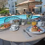 Mitos Village Lejlighedshotel