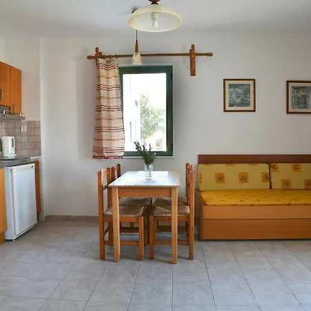 Ξενοδοχείο με διαμερίσματα Mitos Village 4*